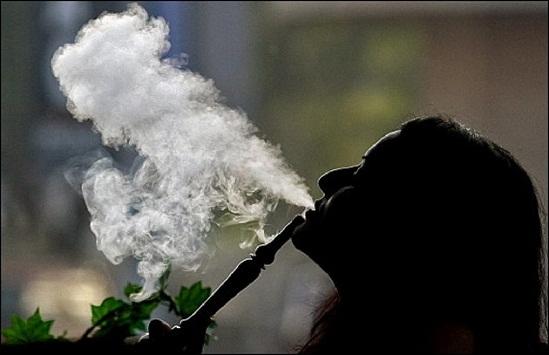 دبي تحظر (الأرجيلية) في خيم رمضان