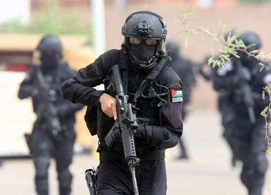 القبض على 5 مطلوبين بإربد