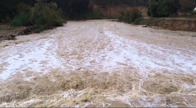 السيول تزيد من معاناة لواء الرويشد