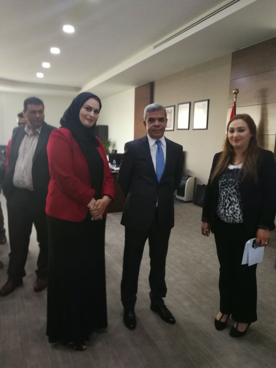 وزير الشباب يوعز لفريق عمل لإقامة