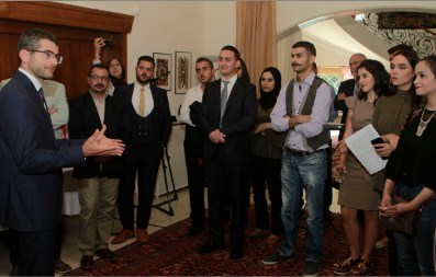 السفير الفرنسي يلتقي طلبة أردنيين مبتعثين