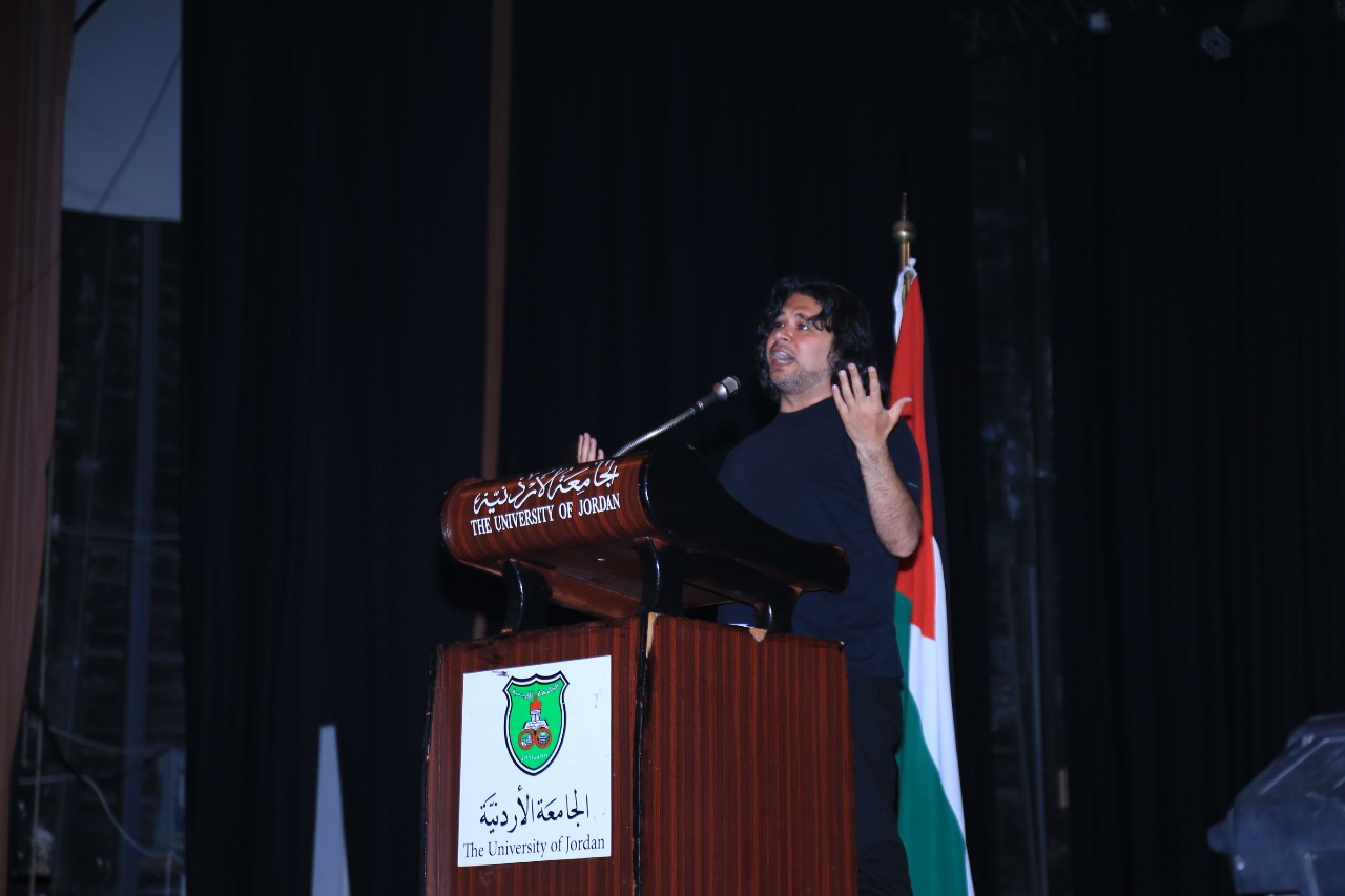 الشاعر البرغوثي يختتم فعاليات مؤتمر «القضية