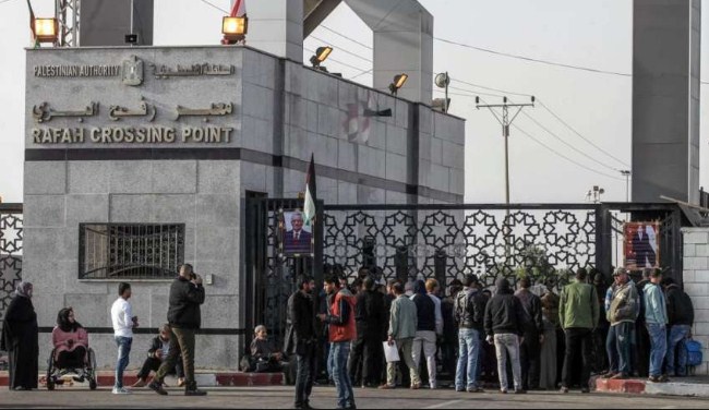 اعادة فتح معبر رفح بين قطاع