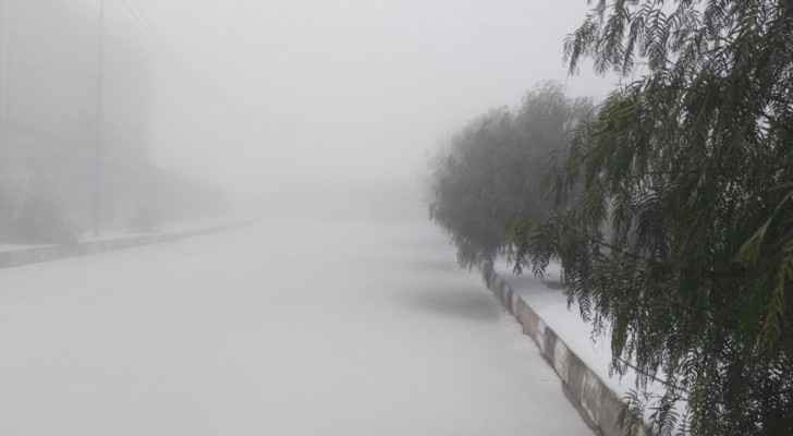 بالصور : الثلوج تغطي أجزاء واسعة