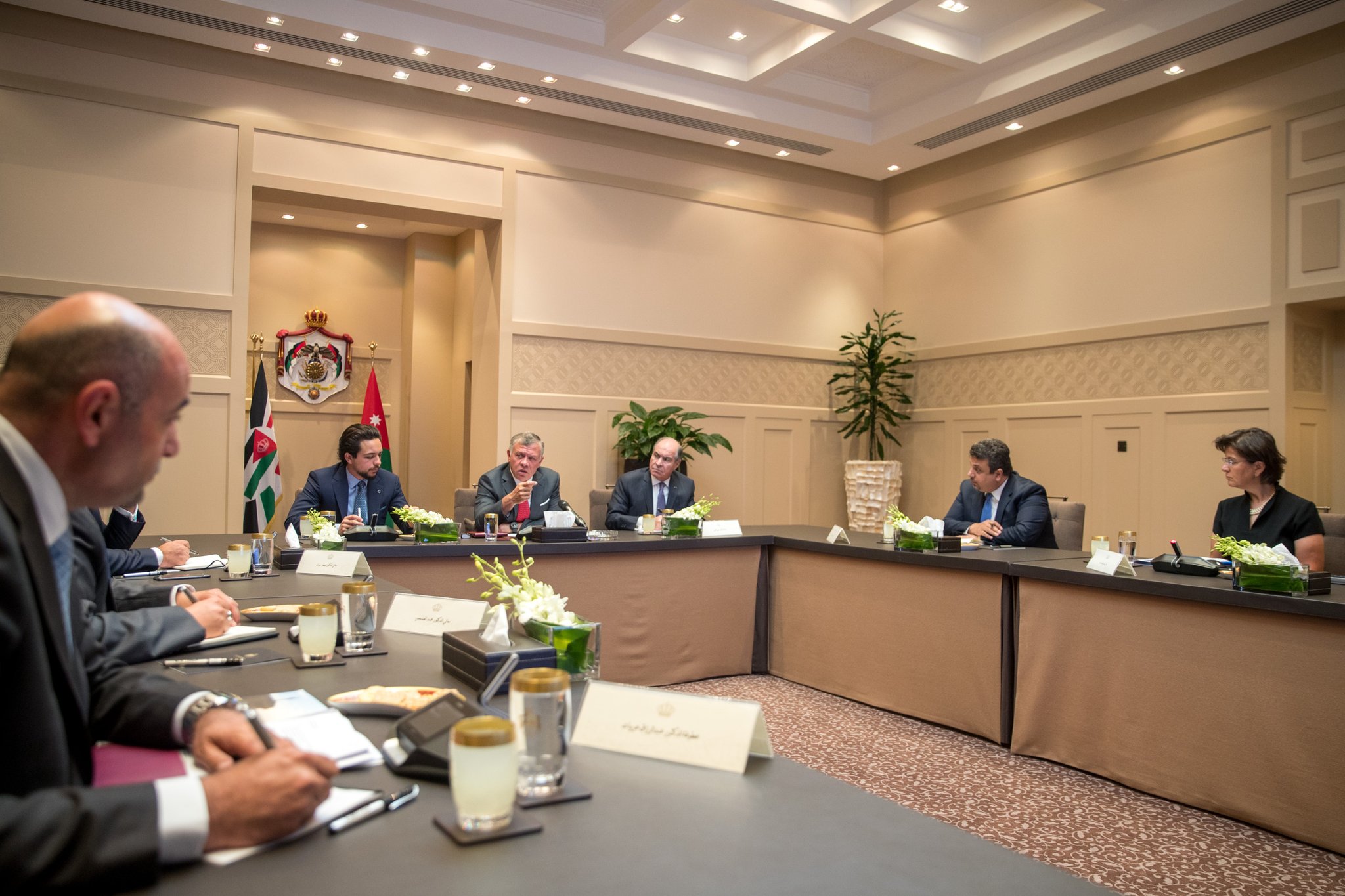 الملك يترأس اجتماعا لمتابعة خطط الحكومة