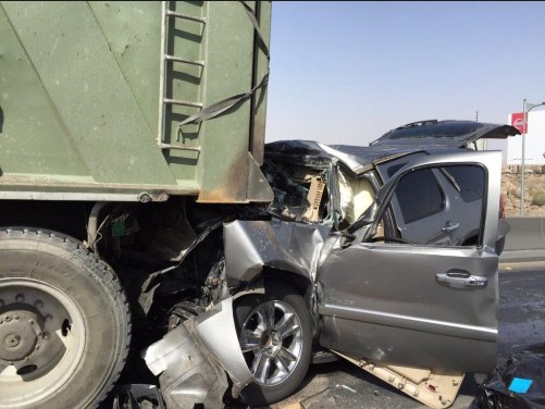 وفاة طفل وإصابة اثنين آخرين بحادث