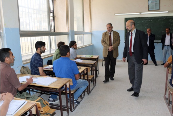 «الرزاز» في مدارس مادبا (صور)