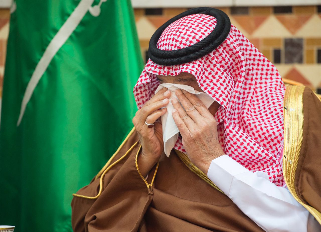 بالدموع الملك سلمان يودع أخاه تركي