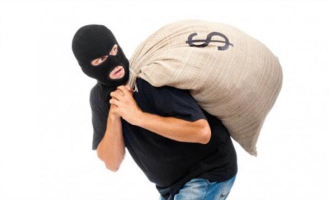 لصان يسرقان 200 ألف دولار من