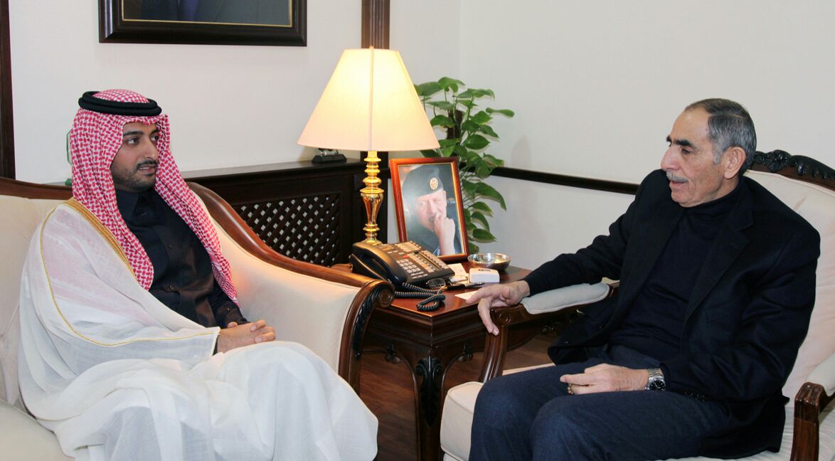 الزعبي يلتقي العطية