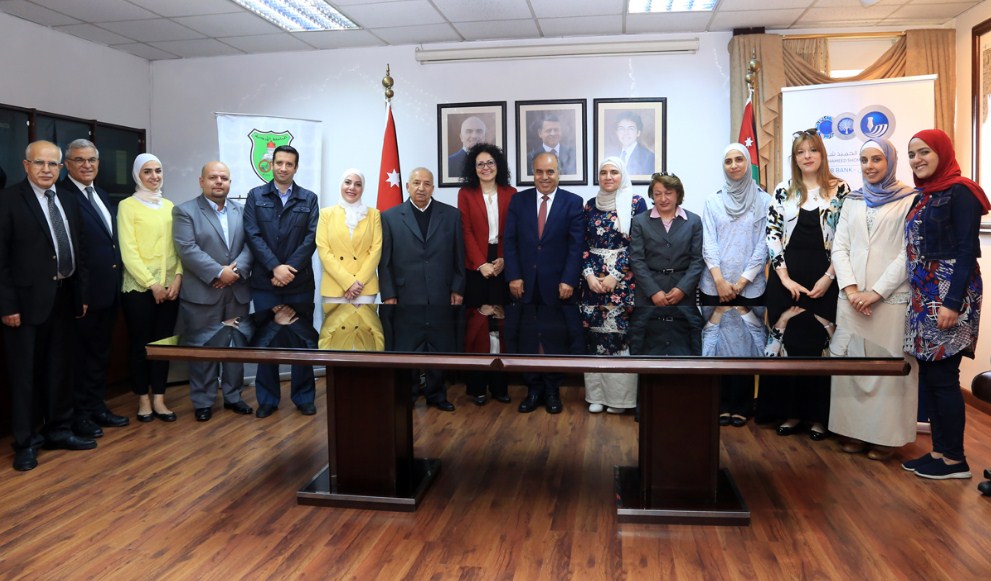 «شومان» تدعم 4 باحثات من الجامعة