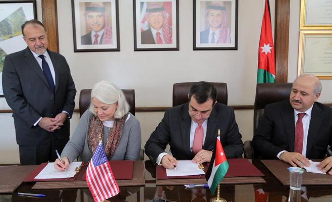 100 ألف طن قمح منحة أميركية