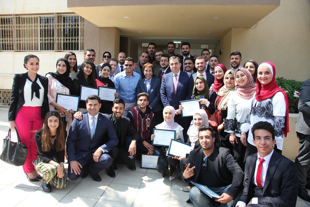 الأميرة بسمة تكرم المشاركين في مبادرة