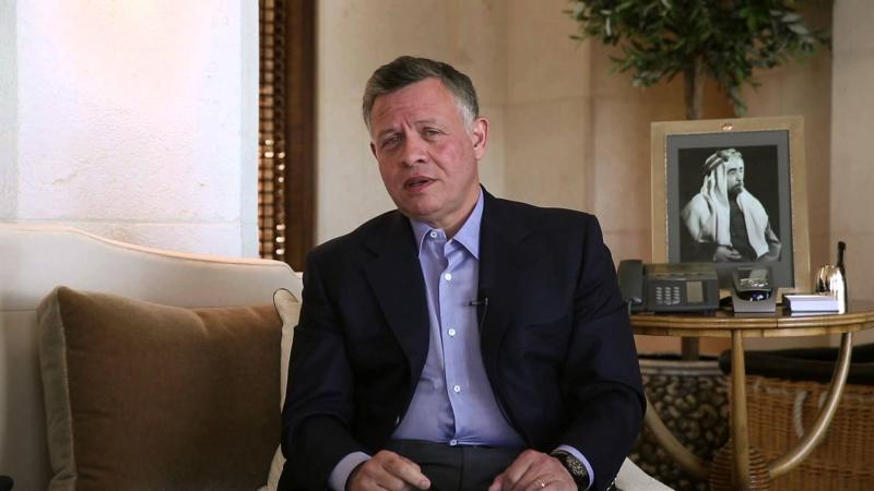 الملك عبر تويتر: تقبل الله منا