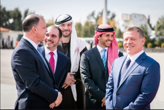 في سابقة .. الملك والامراء فيصل