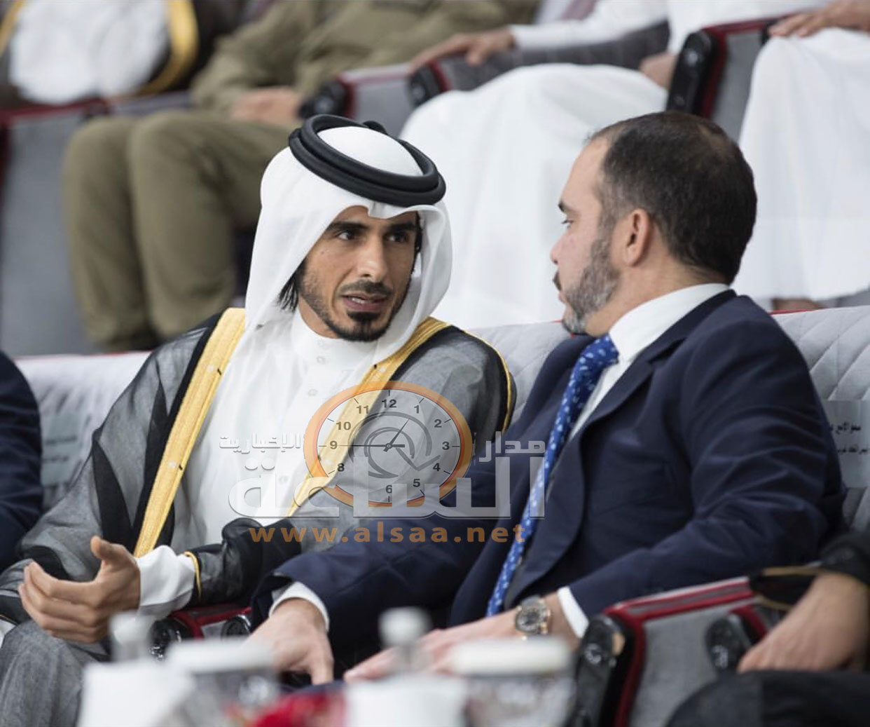 الأمير علي إلى جانب الشيخ تميم