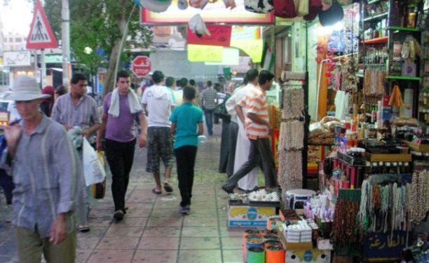 حركة تجارية ملحوظه في اسواق العقبة