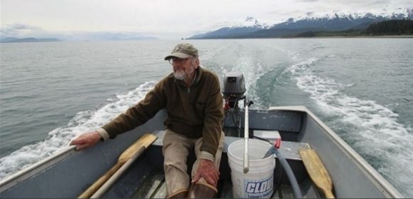 يعيش وحيدا في البراري لمدة 30