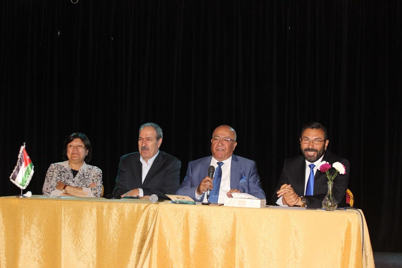 المعايطة يدعو الطلبة لتعزيز قيم الحوار