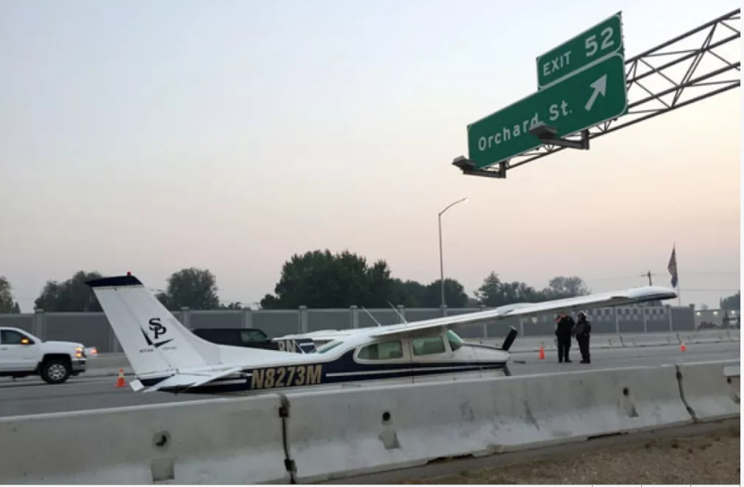 شاب سعودي يهبط بطائرته الخاصة وسط