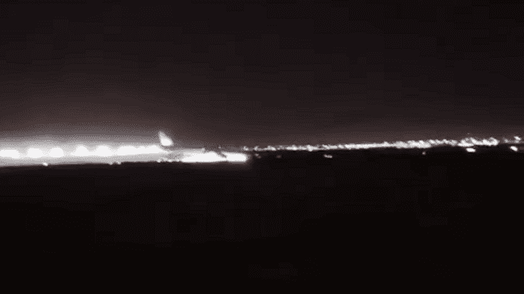 هبوط مرعب لطائرة سعودية دون عجلات