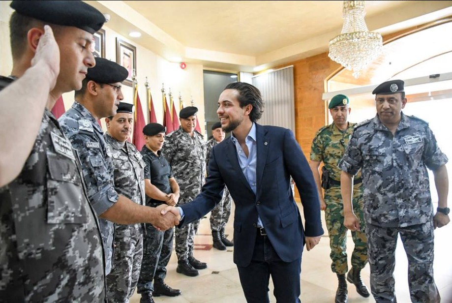 ولي العهد يزور الدرك (صور)