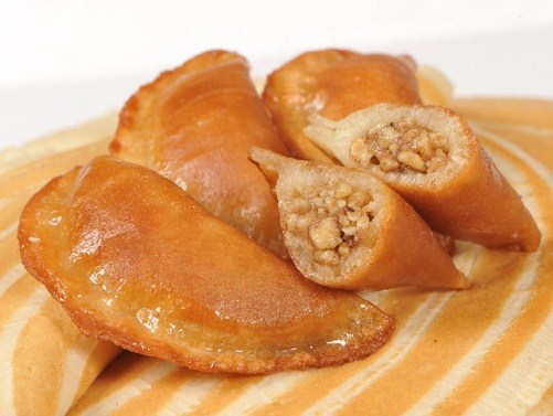 وفاة طفلة بسبب حبة قطايف بعمان