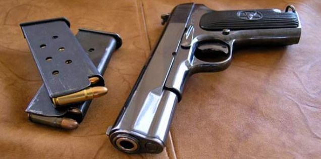 خبأ مسدسه داخل فرن المطبخ فانفجر