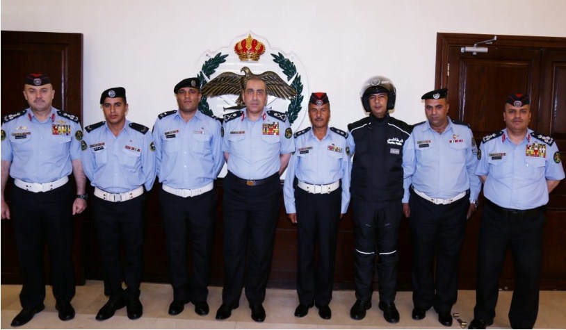 الحمود يكرم خمسة من مرتبات السير