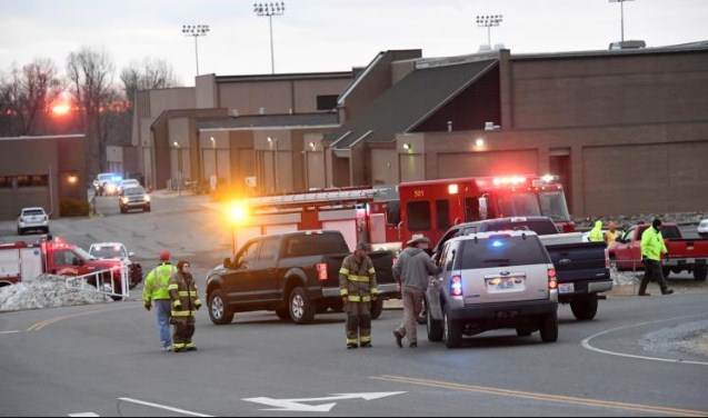 إصابة شخصين في إطلاق نار بمدرسة