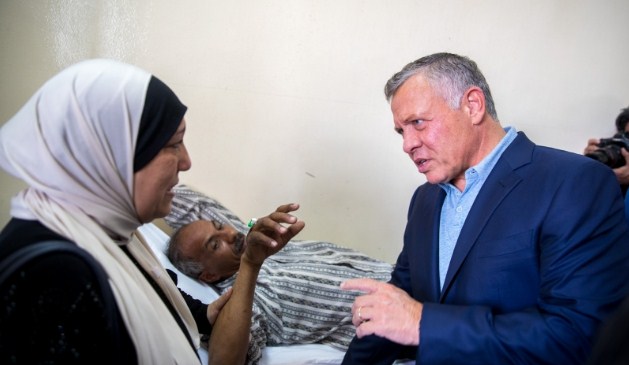 (فيديو).. الملك يزور مستشفى البشير بشكل