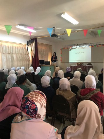 «تكنولوجيا المعلومات» ينفذ محاضرات توعوية لطلبة