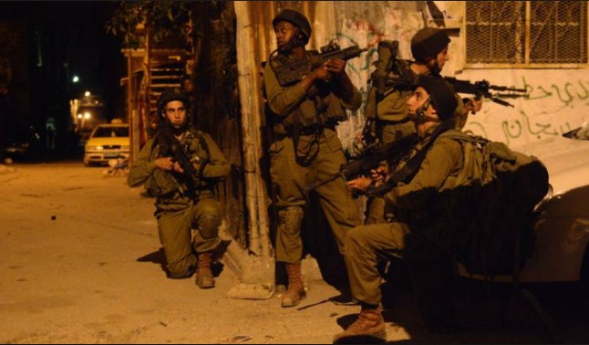 الاحتلال يعتقل 16 فلسطينيا بالضفة الغربية