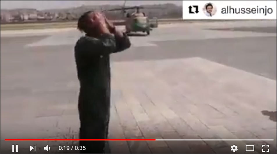 ولي العهد يجتاز تقليد الرش بالماء