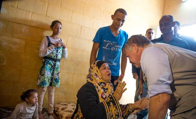 زيارة مفاجئة للملك لقرية غور فيفا