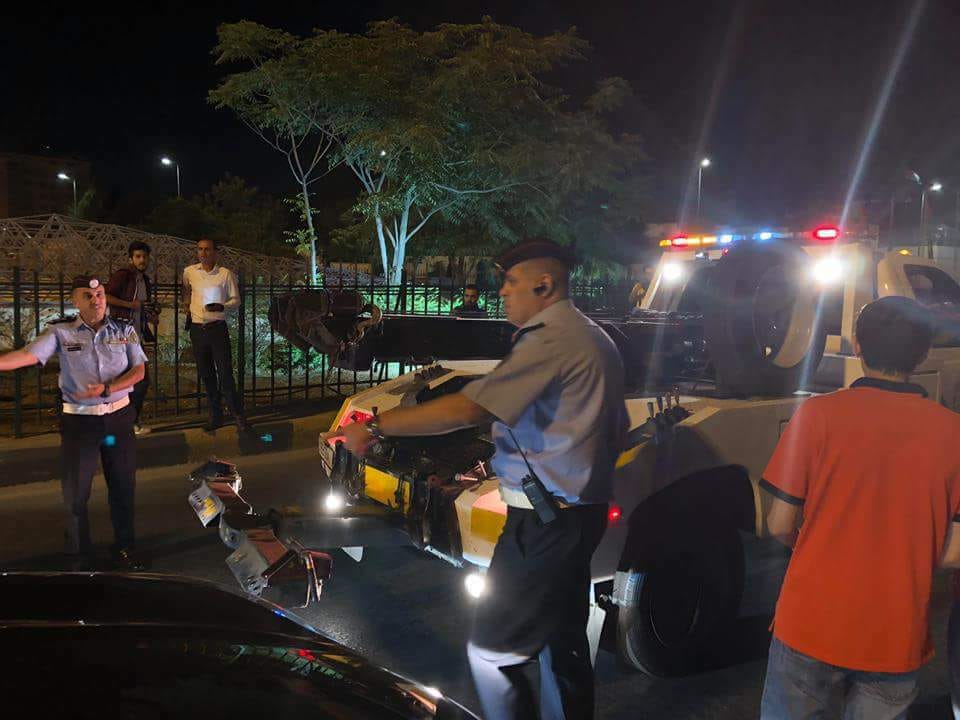 الأمن يمنع أردنيين من إطفاء سياراتهم