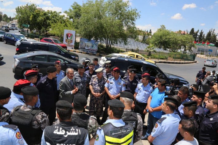 مبيضين يوجه العاملين في الاجهزة الامنية