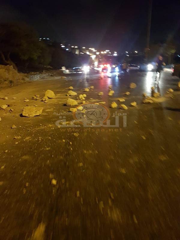 عشيرة الوريكات العدوان يغلقون شارع الاردن