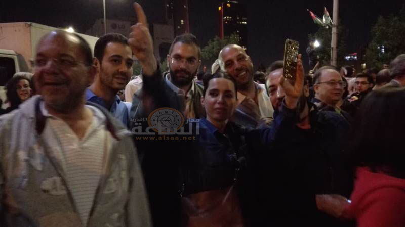 النائب زيادين مع محتجي «الرابع»