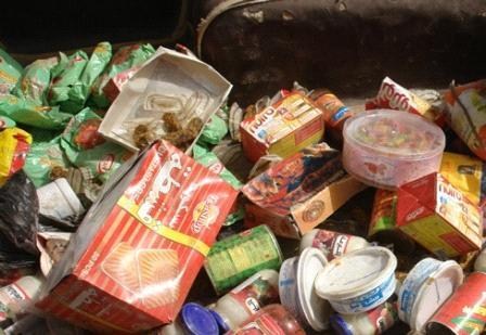 مادبا: اتلاف مواد غذائية منتهية الصلاحية