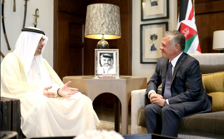 أمير الكويت يؤكد وقوف بلاده مع