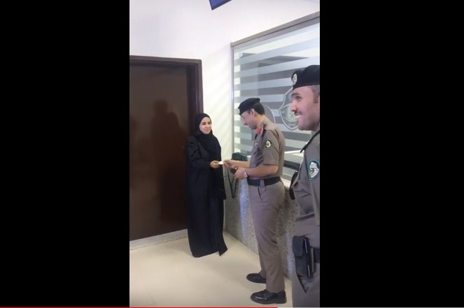 السعودية بدأت إصدار رخص قيادة سيارات