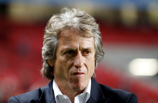 مدرب مفاجأة يقتحم قائمة المرشحين لخلافة