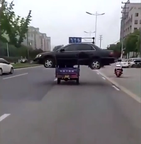 بالفيديو .. هل هذه أغرب طريقة