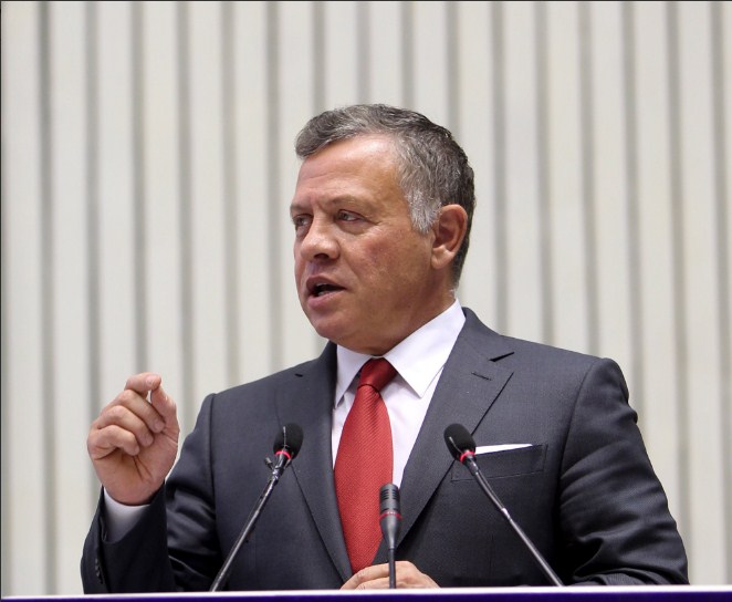 الملك يهنىء بالعيد الوطني للسويد