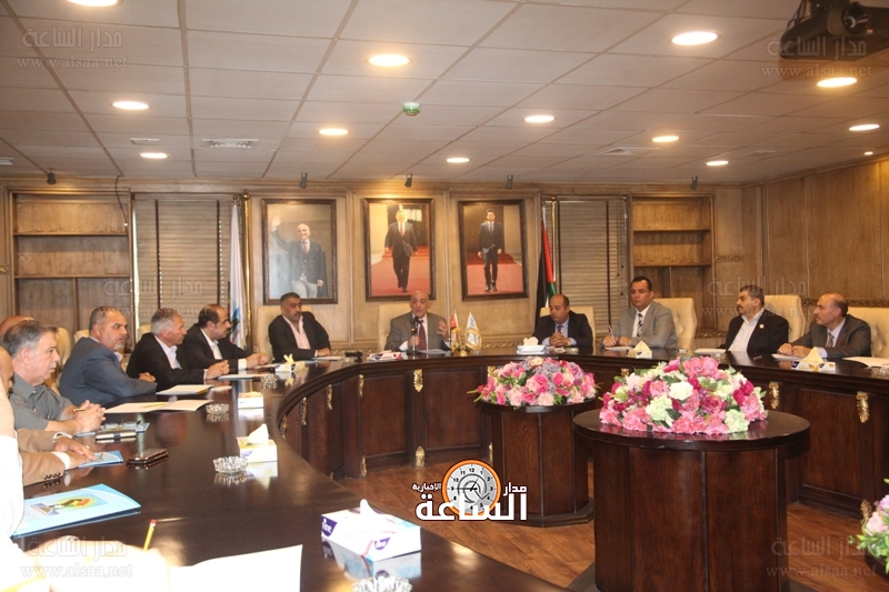 الأحزاب الوسطية تقيم إفطارا رمضانيا (صور)