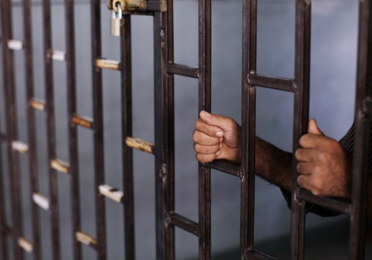 الافراج عن شخصين ورفض تكفيل آخرين