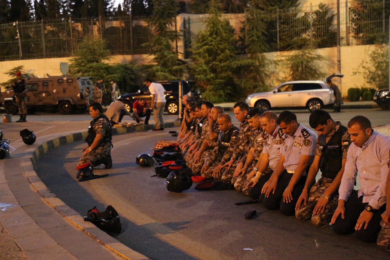 شذرات «دركية» على الدوار الرابع (صور)