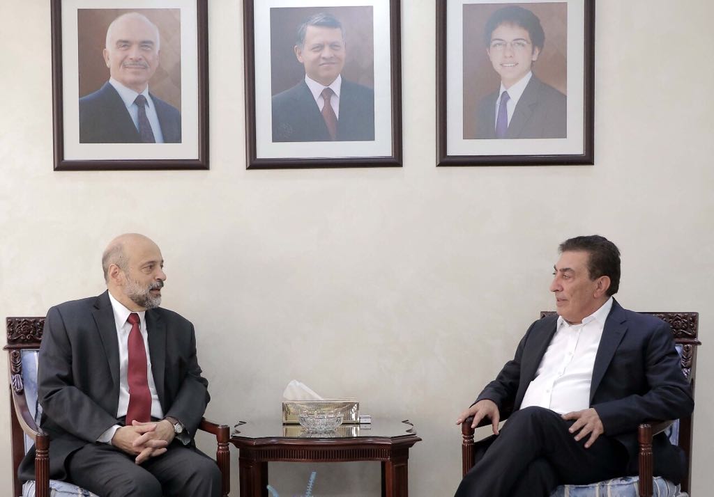 الطراونة يلتقي الرزاز في مجلس النواب