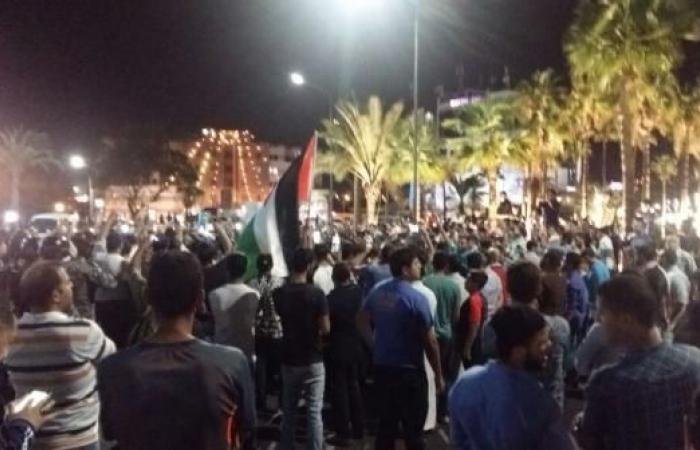 احرار شباب العقبة يعلقون اعتصامهم ويعطون